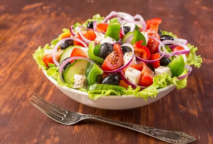 peynirli salata